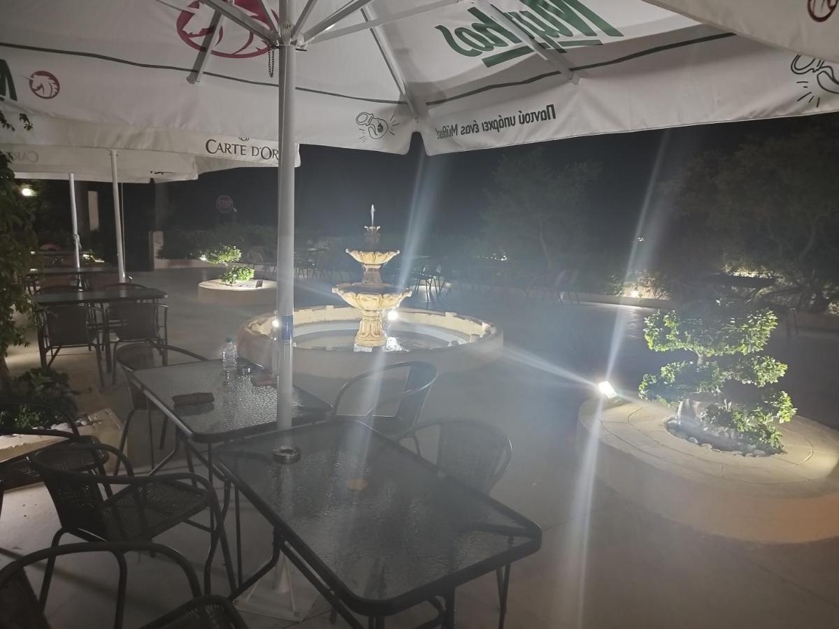 Nymph Hotel Salakos ภายนอก รูปภาพ