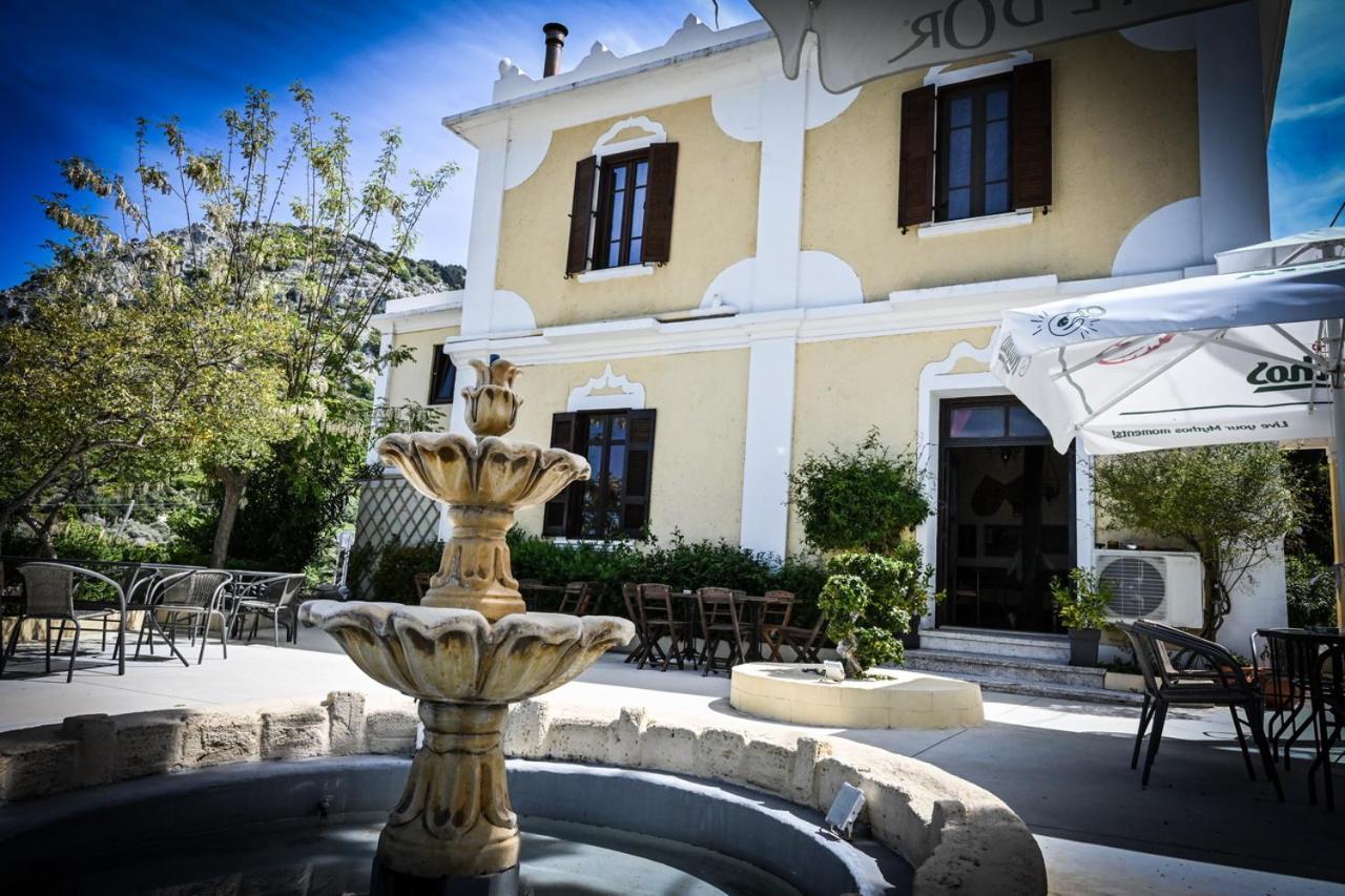 Nymph Hotel Salakos ภายนอก รูปภาพ