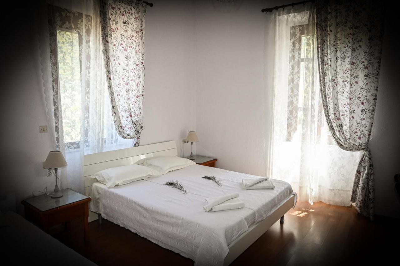 Nymph Hotel Salakos ภายนอก รูปภาพ